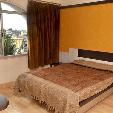 Sharan Hotel Shirdi Buitenkant foto