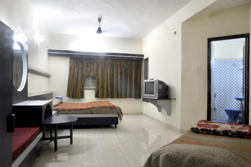 Sharan Hotel Shirdi Buitenkant foto